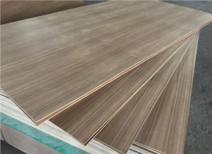 Red Eak Veneered Fancy Plywood
