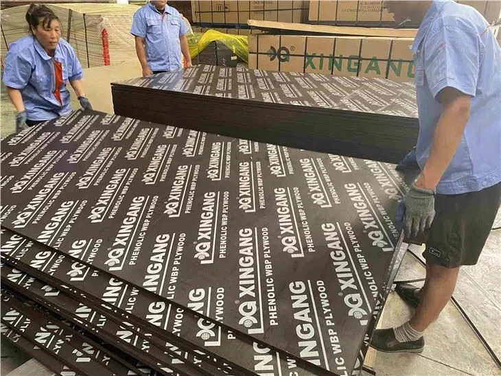 Qurilish materiallari uchun zavod narxi 18 mm qora, yashil, jigarrang plyonkali kontrplak