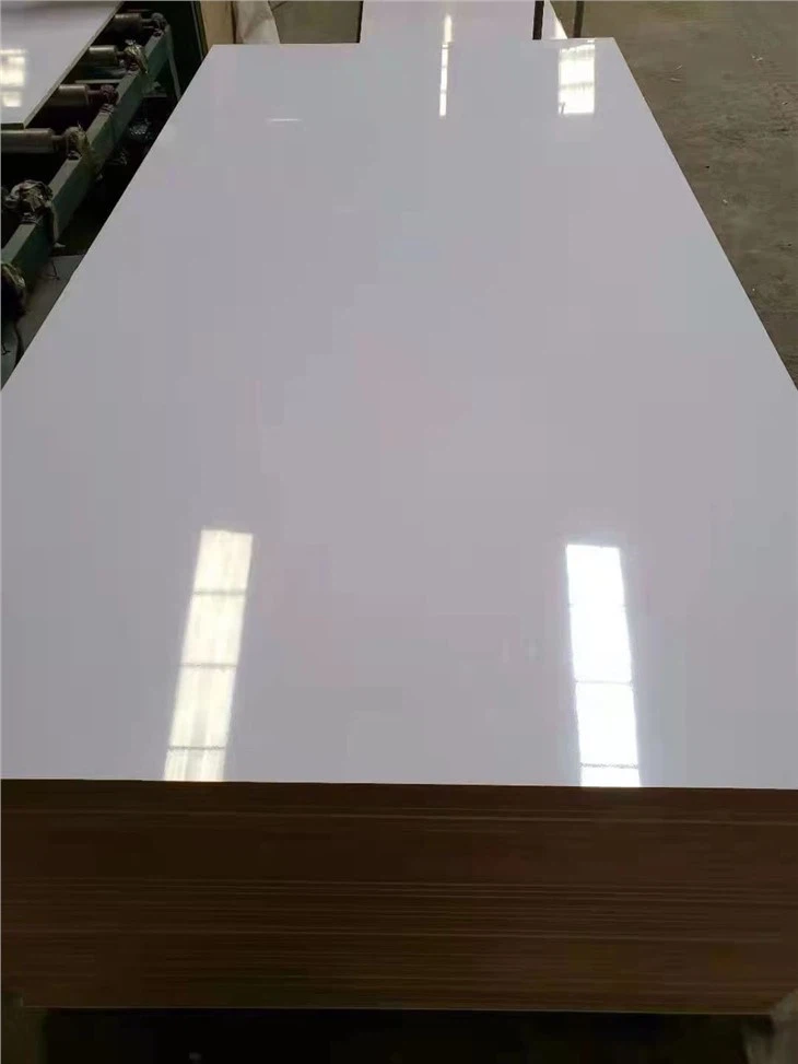 GLOSSY MDF YUQORI YALTIRTILI MDF UV MDF